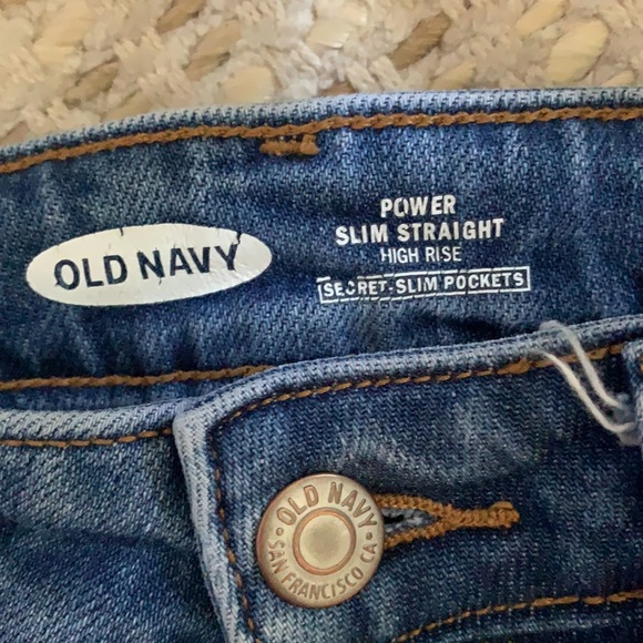 High rise women’s Old Navy jeans (0) - Picture 2 of 6